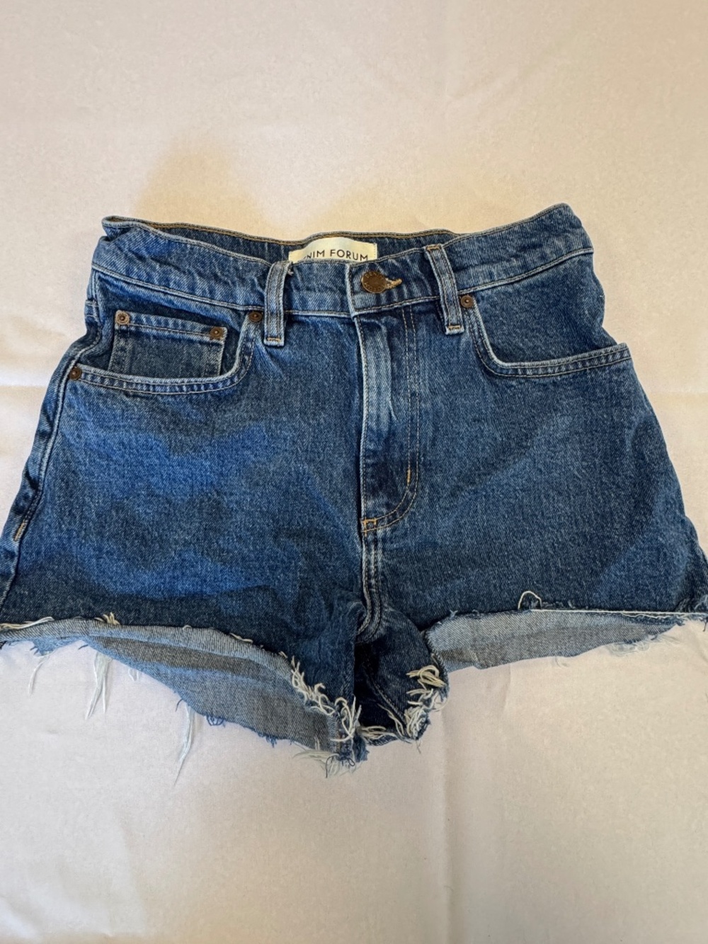 Aritzia Denim Forum Medium Dark Wash Denim Cut Off Shorts Size 26